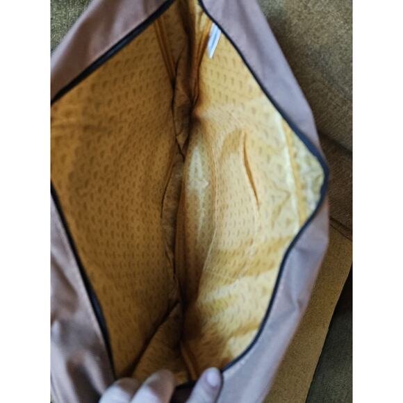 The Legend of Zelda Breath of the Wild Messenger Bag New With Tags - Picture 4 of 6